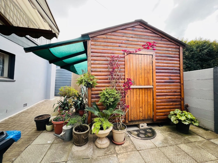 8 Bedroom Property for Sale in Rooi Rivier Rif Western Cape